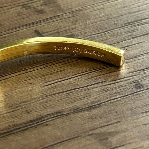 Tory Burch BRITTEN Enamel cuff Bracelet BLACK - Picture 2 of 4